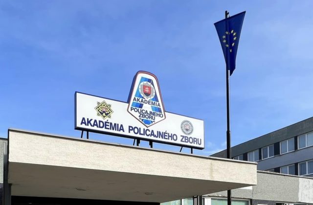 Účastník útoku na Daniela Tupého nepôsobí na policajnej akadémii, pracoval však aj v štátnej inštitúcii