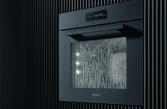 Konvektomaty Miele sa vďaka technológii HydroClean čistia úplne samé