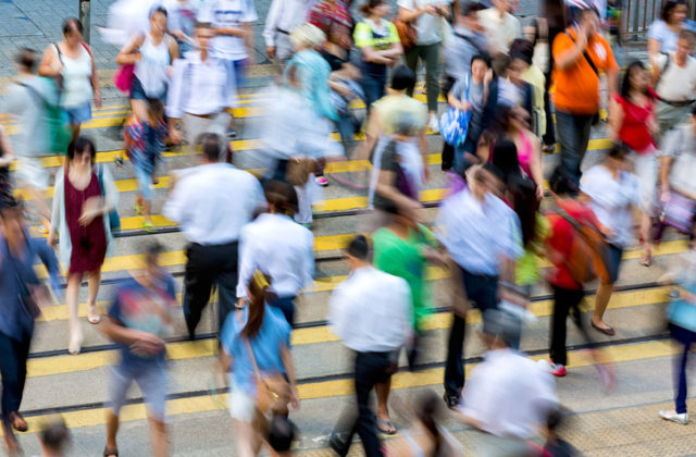 Stredná dĺžka života v Európskej únii opäť vlani poklesla. Ktoré krajiny sú na tom najlepšie?