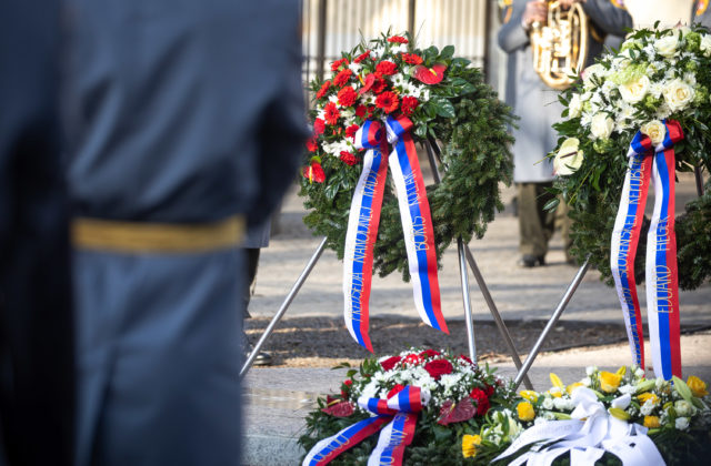 Odkazom Sviečkovej manifestácie je schopnosť zjednotiť sa a živý je aj dnes, reaguje cirkev i politici