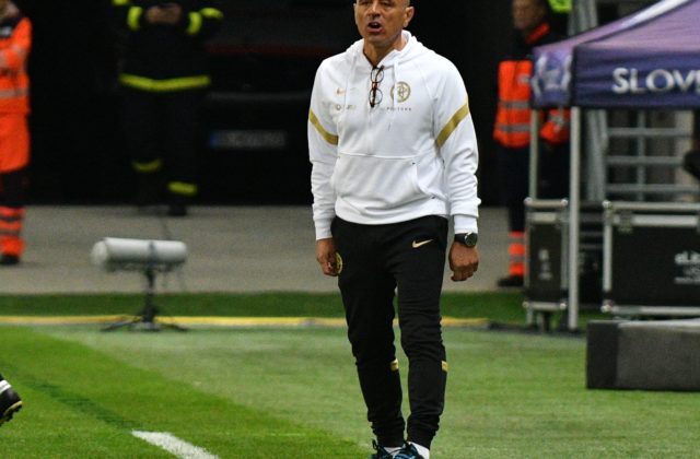 Calzona nominoval na júnové kvalifikačné zápasy 28 hráčov, vrátane dvoch zranených obrancov