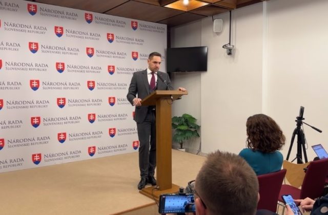 Opustí Gyimesi Matoviča? Viackrát rokoval aj so Stranou maďarskej komunity (video)