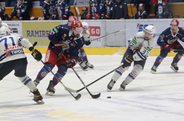 Zvolenčania vrátili Spišiakom prehru a vyrovnali stav série na 1:1, rozhodli až samostatné nájazdy (foto)