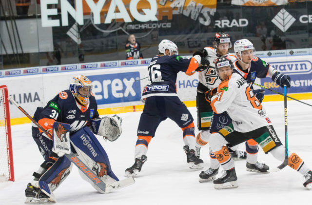 Michalovčania doma zdolali Košičanov a znížili stav série na 1:2, Pollock v závere nevyužil obrovskú šancu (foto)