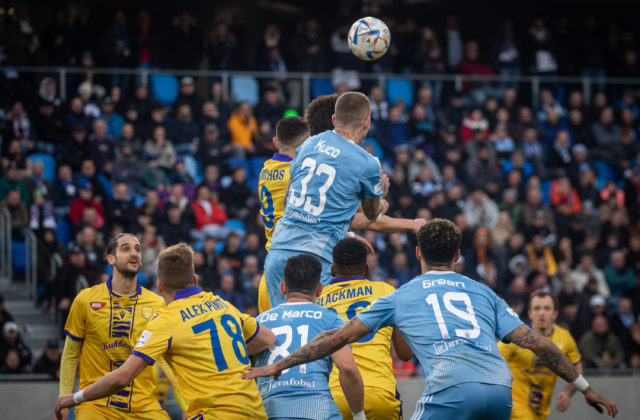 Boj o titul šampióna Fortuna ligy môže byť otvorený až do konca, Slovan sa udržal v hre