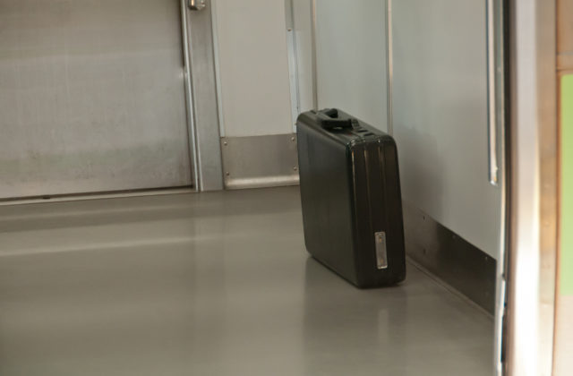 Neďaleko autobusovej stanice v Poprade nahlásili podozrivý kufor, preverí ho pyrotechnik