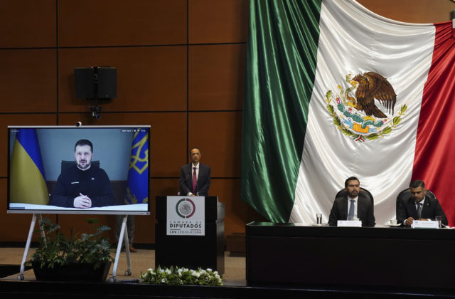 Sú to populisti, kritizoval prezident Zelenskyj niektorých svetových lídrov a vyslúžil si potlesk v stoji