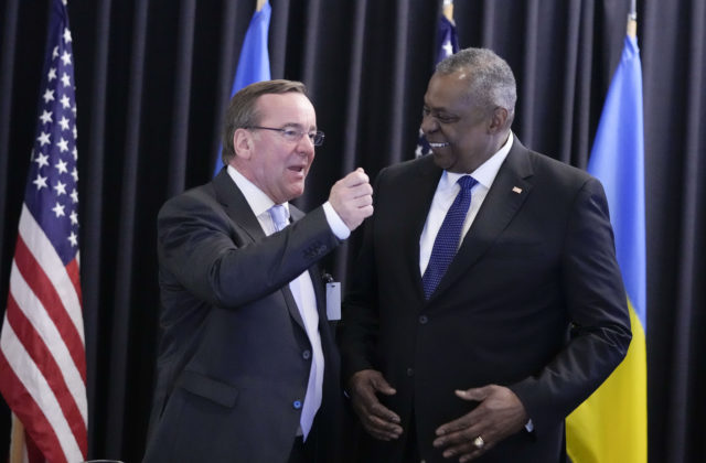 Západní lídri sú pripravení nadviazať na „pôsobivý pokrok“, Ukrajine už poskytli viac ako 55 miliárd dolárov