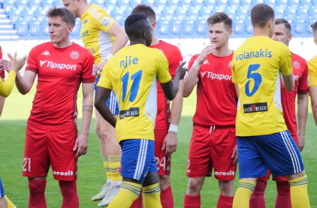 Liptáci sa lúčia s najvyššou súťažou, definitíva ich zostupu padla po prehre s Michalovčanmi (foto)