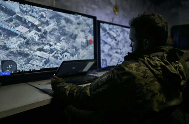 Neďaleko Moskvy údajne našli havarovaný ukrajinský dron, Rusi odrazili aj útok na Sevastopoľ