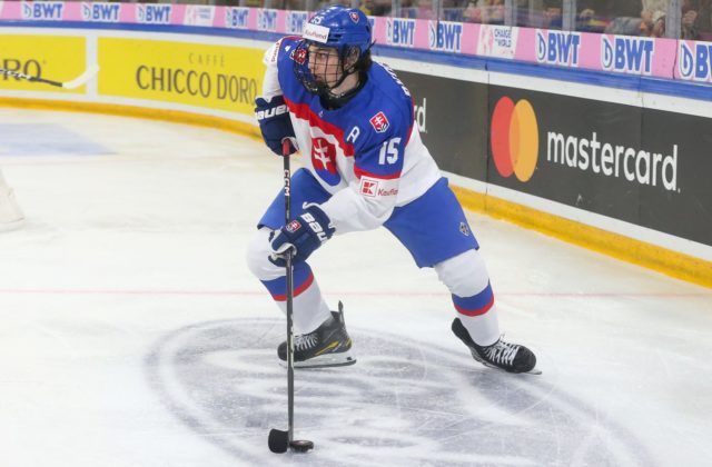 Dvorský prekonal bodový rekord Gáboríka a na MS v hokeji do 18 rokov sa dostal do All Star tímu turnaja