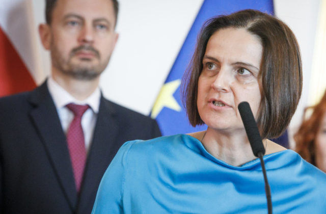 Chaos Matoviča vo vláde bol Hegerovi bližší, podľa Kolíkovej sa „prekalkuloval“