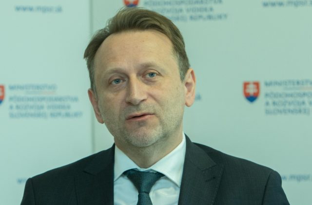 NAKA prešetruje dotáciu pre Vlčanovu firmu, ktorú schválilo ministerstvo