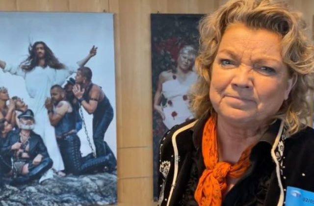 „Sadomasochistickí otroci“ či rúhanie. Umelecké dielo Ježiša s homosexuálmi pobúrilo europoslancov (foto)