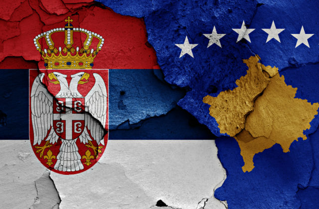 V štyroch mestách Kosova so srbskou väčšinou sa koná hlasovanie o odvolaní albánskych starostov, ich vlaňajšie zvolenie vyvolalo napätie