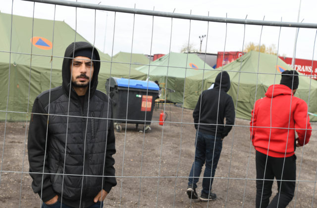 Mikulec chce do Malaciek vpustiť nelegálnych migrantov, primátorovi zamlčiaval informácie