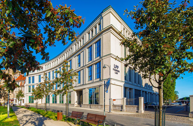 LPP zvládla výzvy roku 2022 s najvyššími tržbami v histórii skupiny. Sumár finančných výsledkov za rok 2022/23