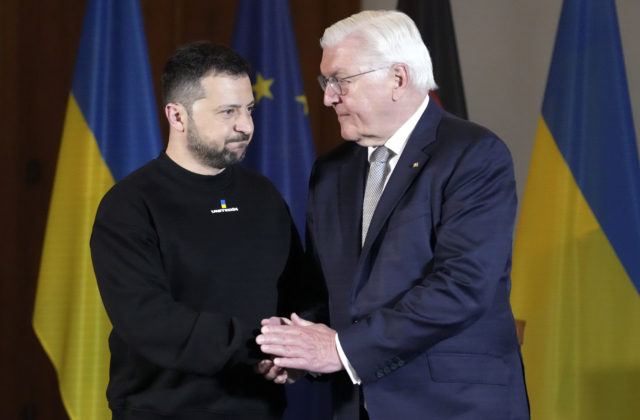 Zelenskyj pricestoval do Berlína rokovať s lídrami o ďalšej pomoci Ukrajine