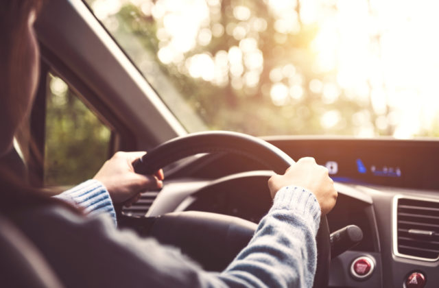 Náhrada pri použití vlastného auta pri pracovnej ceste má opäť stúpnuť, z Bratislavy do Popradu o viac ako deväť eur