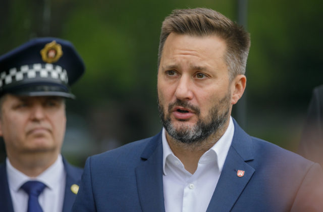 Tajná dohoda s novou vládou o 50 miliónoch pre Bratislavu je nezmyslom, reagoval Vallo a poslancom adresoval odkaz