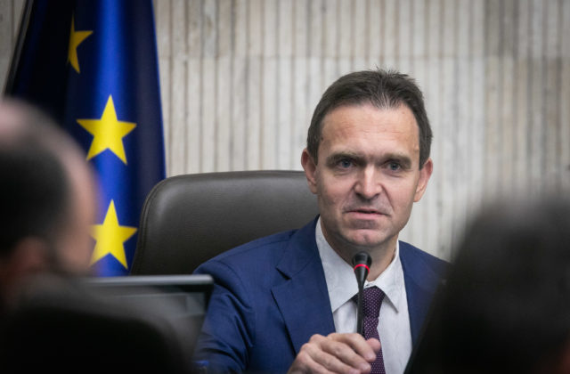 Seniori majú pocit, že už nemajú čo rozhodovať o smerovaní štátu. Od Ódora žiadajú podporu aj peniaze na volebnú osvetu