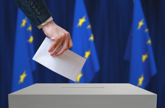Eurovoľby 2024 už majú stanovený dátum, jednej krajine však veľmi nevyhovuje