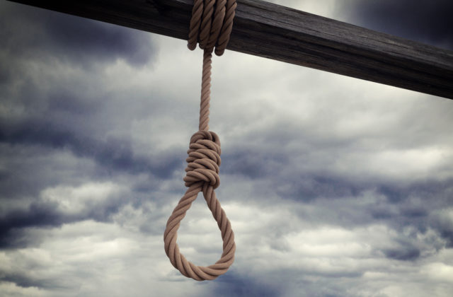 Za znásilnenie dvoch žien v Iráne verejne popravili muža