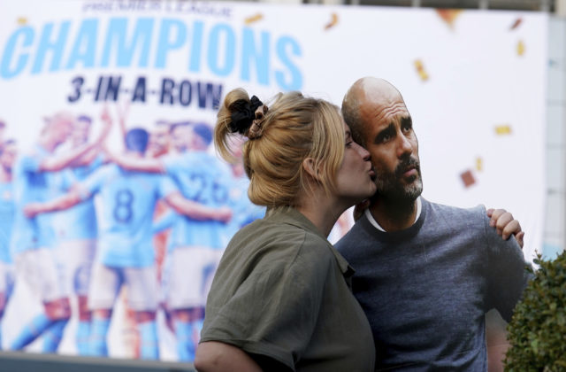 Manchester City obhájil titul v anglickej Premier League a môže získať treble, londýnsky Arsenal smúti