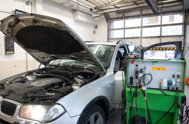 NAKA si posvietila na korupciu na STK-čke, obvinila zatiaľ sedem osôb