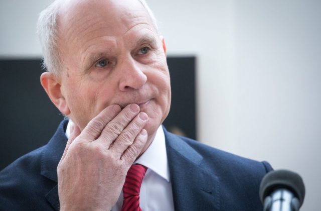 KDH posilní František Mikloško, v politike má vraj stále čo povedať (video)