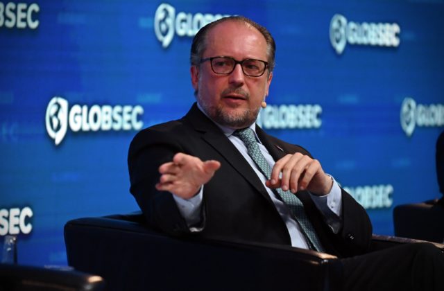 Musíme byť schopní rozlišovať medzi Putinom a obyčajnými Rusmi, tvrdí šéf rakúskej diplomacie Schallenberg