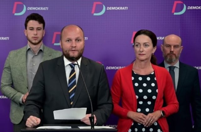 Fico straší voličstvo, tvrdí Naď a od demokratických subjektov chce, aby po voľbách nevytvárali koalíciu so Smerom-SD (video)