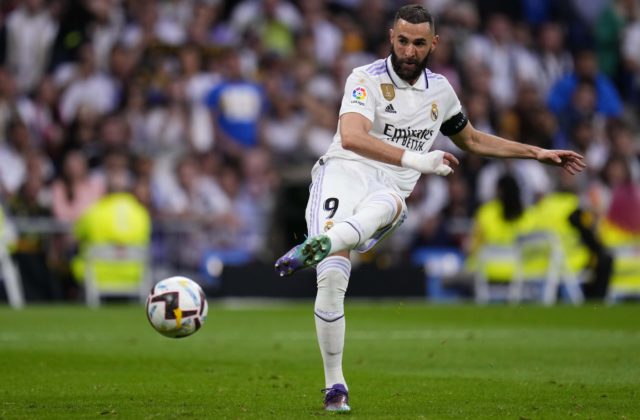 Karim Benzema po 14 rokoch opúšťa Real Madrid, šíria sa špekulácie o lukratívnej ponuke