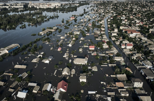 Zničenie priehrady Kachovka je najhoršia ekologická katastrofa v Európe od Černobyľu, niekoľko ľudí je nezvestných