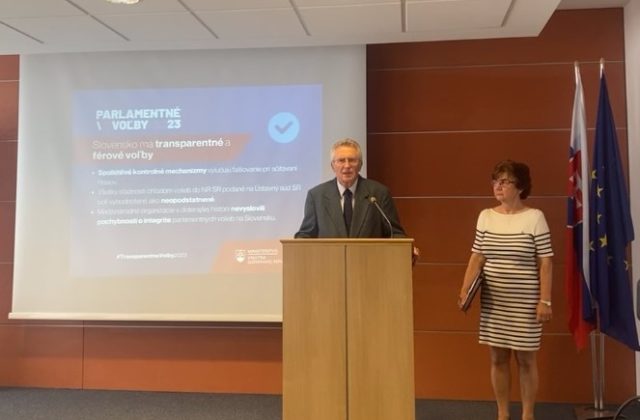 Manipulácia parlamentných volieb je podľa Šimka nepredstaviteľná a do kampane strán zasahovať nechce (video)