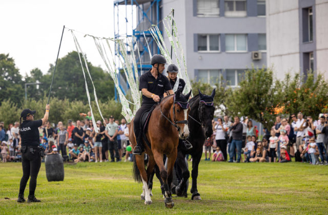 Deň ministerstva vnútra prilákal tisícky ľudí, mohli sa zoznámiť s prácou policajtov, hasičov aj horských záchranárov (foto)