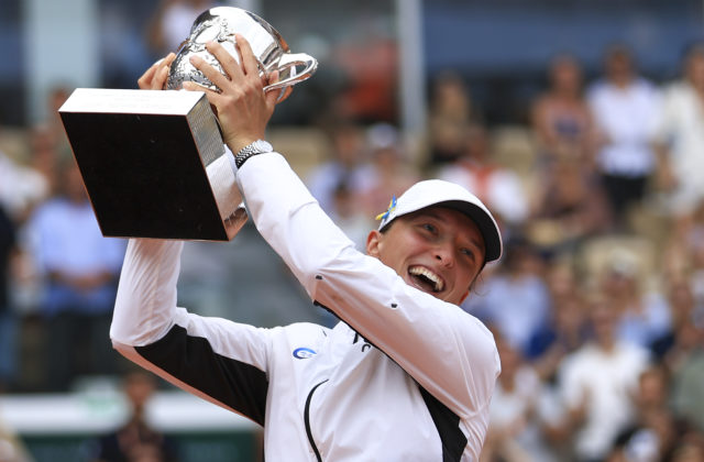 Iga Swiateková získala svoj tretí titul na Roland Garros, ale Češka Muchová ho jej nedala zadarmo