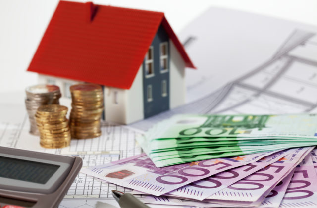 Na splátke menej o desiatky eur, ale výrazne nižšia hypotéka. Čo v praxi spôsobí zvýšenie životného minima?