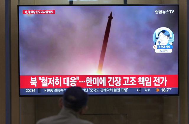 KĽDR po neúspešnom pokuse so špionážnym satelitom odpálila dve balistické rakety 