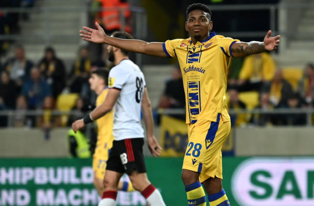 Slovan Bratislava má ďalšiu novú posilu, panamský obranca Blackman prichádza od konkurenta