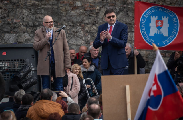 Mestá a obce žiadajú od Ódora spriechodniť aspoň časť zagarantovanej pomoci, chýba im 400 miliónov eur