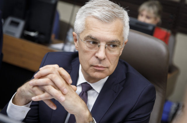 Korčok patrí podľa politológa medzi dôstojných nástupcov Čaputovej, kandidatúru zvažuje aj druhý exminister