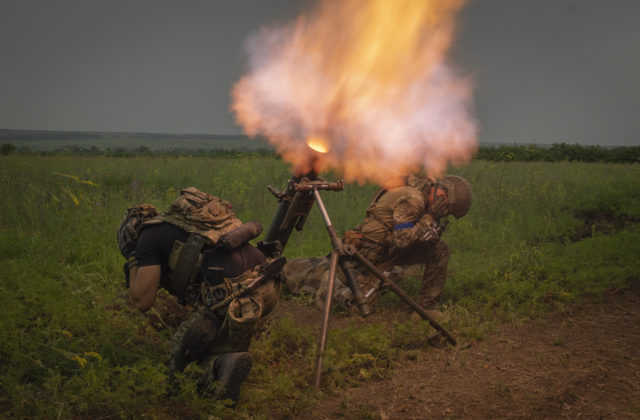 Počet obetí v radoch ruskej armády sa blíži k 300-tisíc, každý deň na Ukrajine padnú stovky vojakov