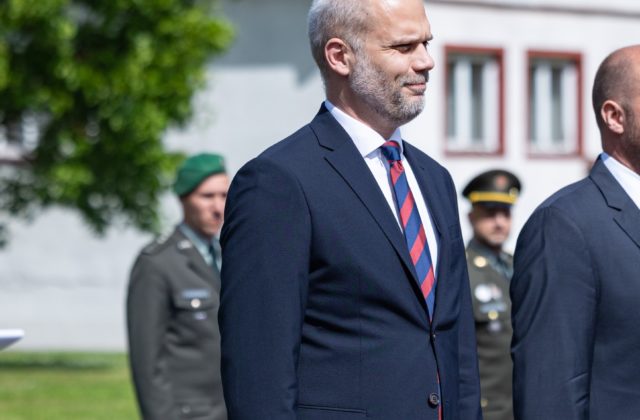 Dve percentá HDP na obranu nie sú diktátom NATO, ale životný národný záujem Slovenska, zdôraznil Sklenár