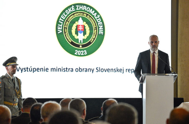 Pomocou Ukrajine pomáhame sebe, podľa Sklenára ich Slovensko nepodporuje na svoj úkor (foto)