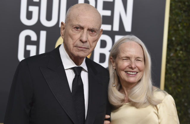 Zomrel americký oscarový herec Alan Arkin, dožil sa 89 rokov