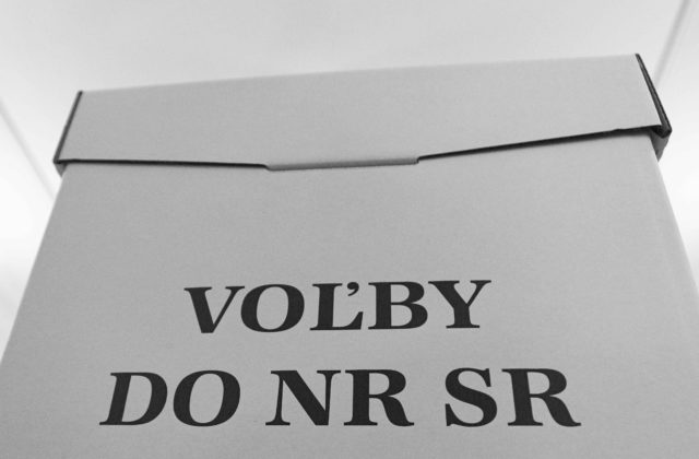 Koľko žien je na kandidátkach? Smer ich má 20 a rodovo vyvážená je len u progresívcov
