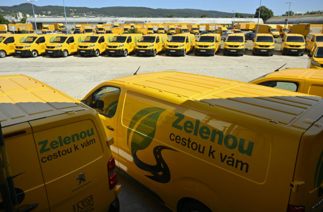Slovenská pošta pokračuje v modernizácii vlastného vozového parku, v lete nasadí desiatky nových elektromobilov (foto)