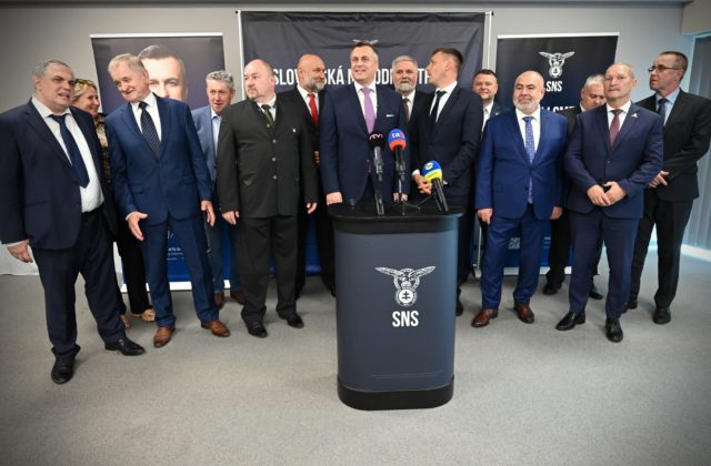 Danko je jednotka, Taraba piaty a na kandidátke SNS sú aj dvaja bývalí televízni moderátori (video)