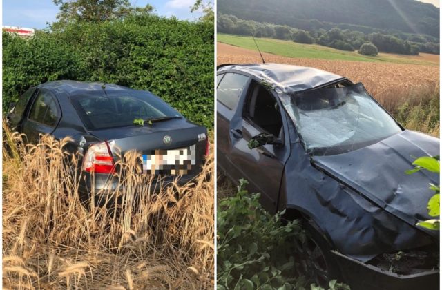 Auto sa prevrátilo a vypadol z neho 22-ročný nepripútaný spolujazdec, nehodu neprežil (foto)